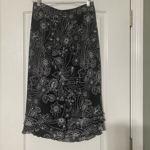 Southern Lady Floral Black and White Skirt Size 2X